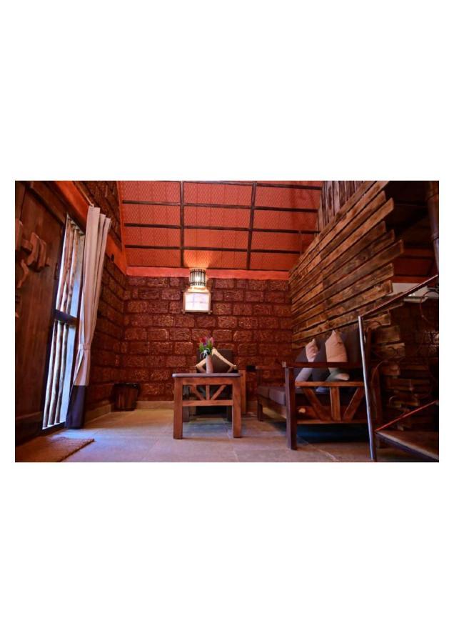 Hotel The Horse & Chariot Madikeri Exterior foto