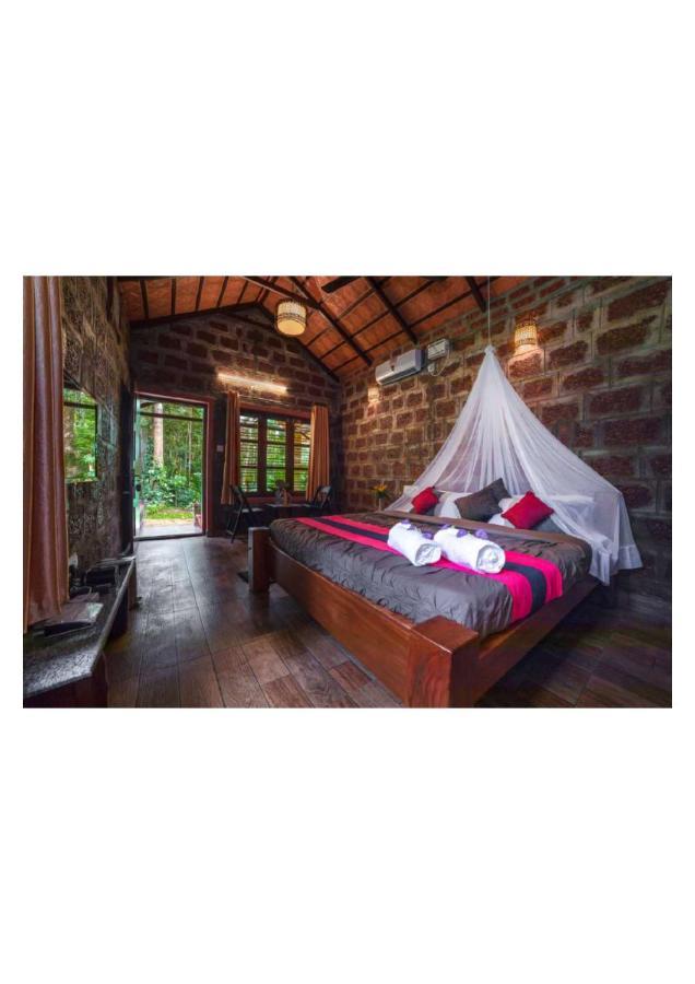 Hotel The Horse & Chariot Madikeri Exterior foto